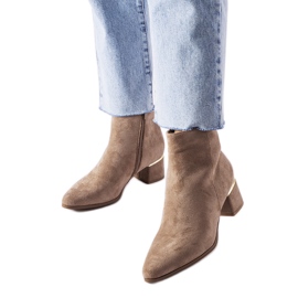 Botines de tacón bajo beige de Tayyib