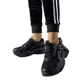 Zapatillas Fida negras con suela gruesa. negro