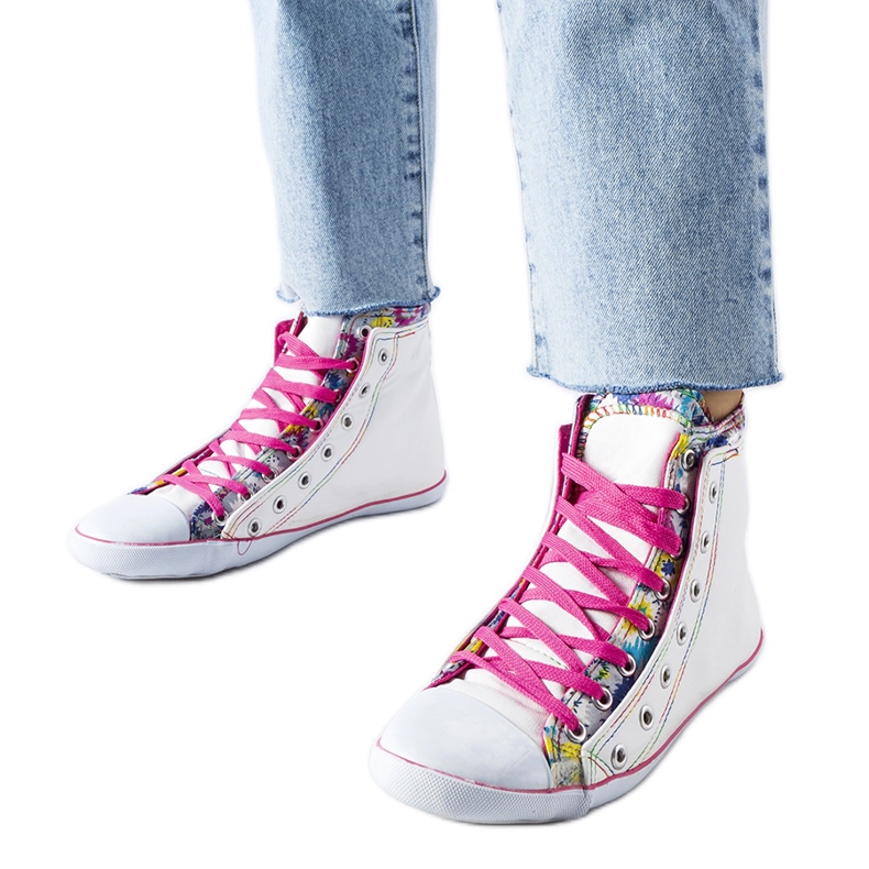 Zapatillas altas blancas con flores Marphisa. blanco