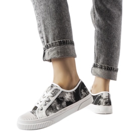 Zapatillas Clavet negras con efecto lavado blanco