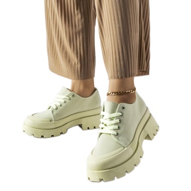 Zapatos verdes con suela Pointe maciza.