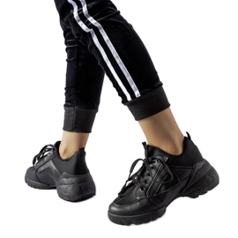 Zapatillas negras con parte superior Abal flexible. negro