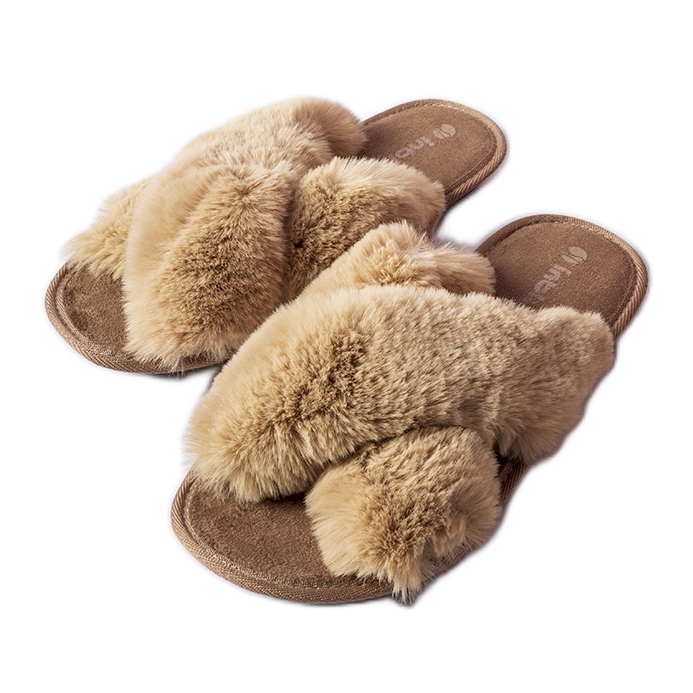 Pantuflas beige decoradas con pelo de Morano