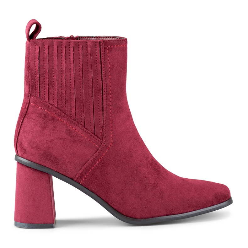 Botas granate de mujer en el post. rojo