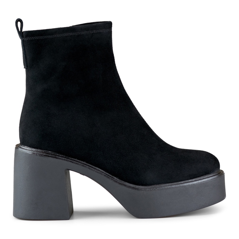 Botines de mujer negros elaborados en piel natural con plataforma de tacón