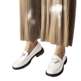 Mocasines blancos decorados con pedrería Marsilius