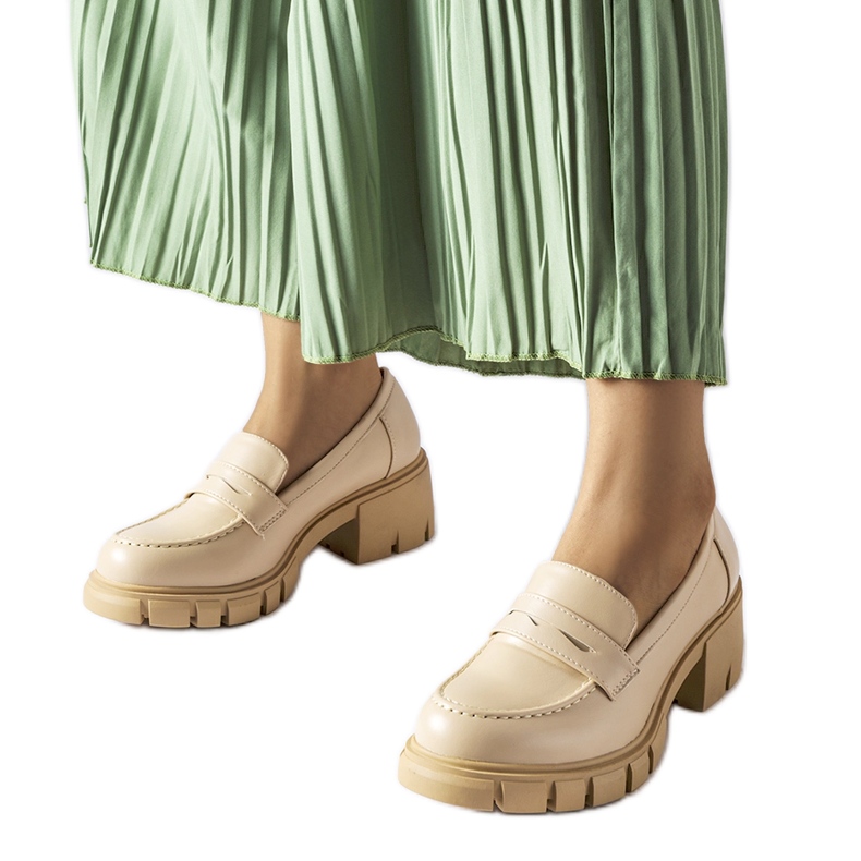 Mocasines clásicos beige con bloque Dina