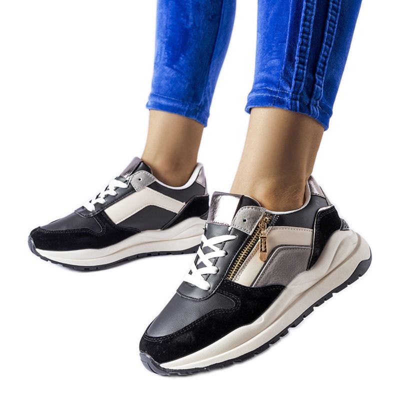 Zapatillas Cecchi blancas y negras. negro