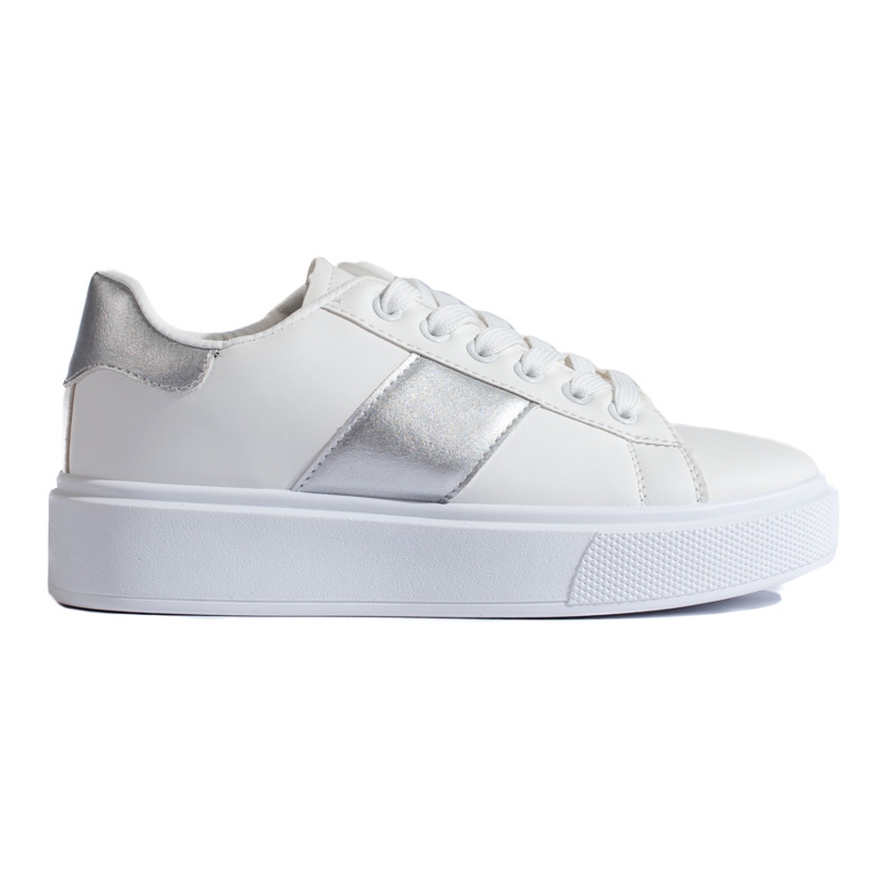 Zapatillas blancas de mujer en la plataforma Shelovet. blanco