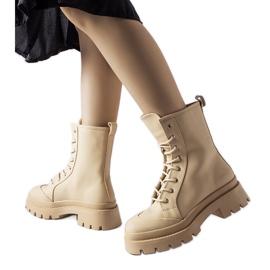 Botas beige con acabado mate de Thiery