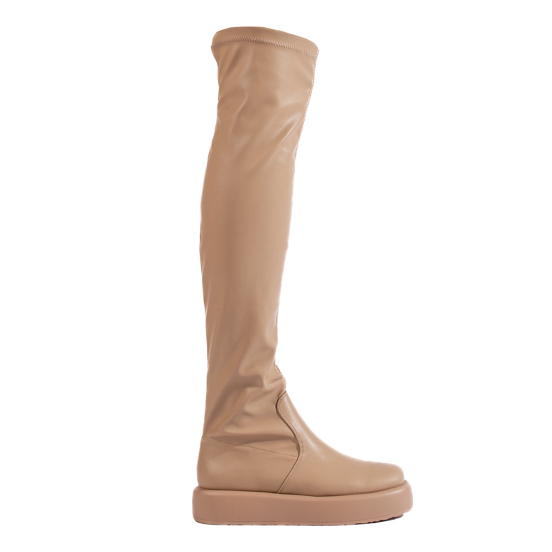 Mosqueteros beige en la plataforma Shelovet.