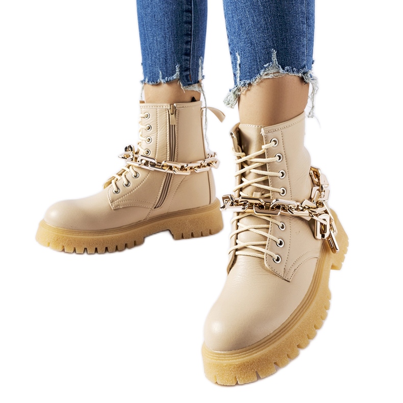 Inna Botas beige con cadena Bowling Inna Botas beige con cadena Bowling