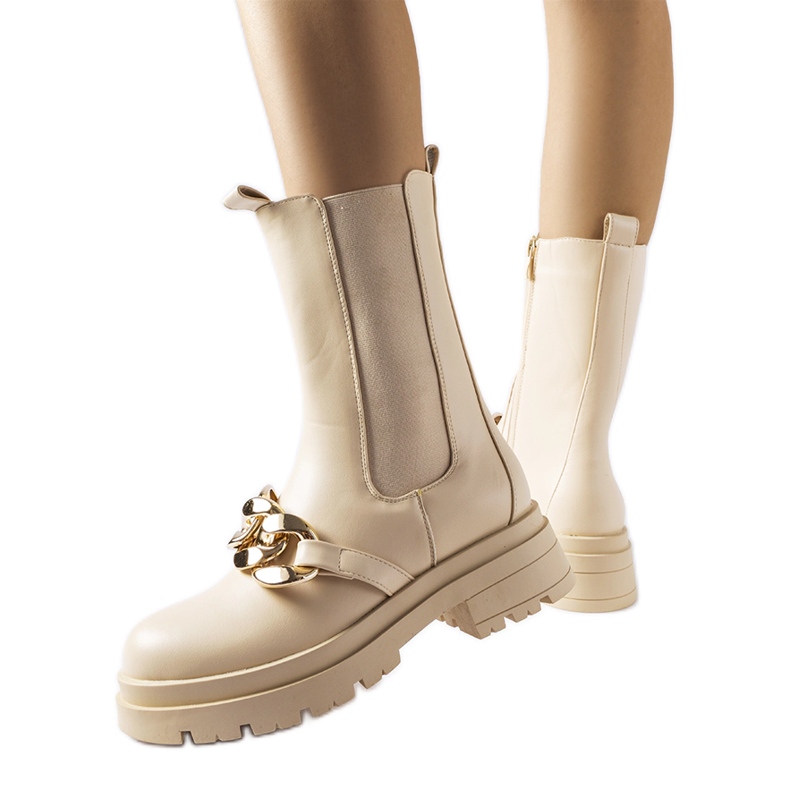 Botines beige con cadena de Thierry Botines beige con cadena de Thierry