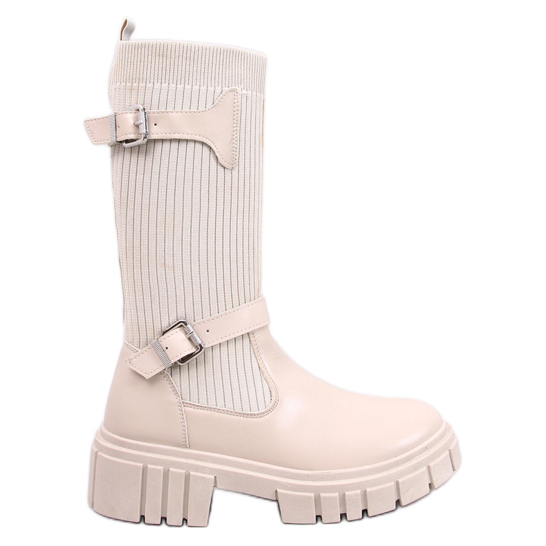 Botas Rhea Beige con parte superior flexible.