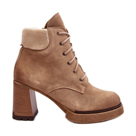 Botines con cordones y tacón alto de ante Lemar Flomes en color beige Botines con cordones y tacón alto de ante Lemar Flomes en color beige