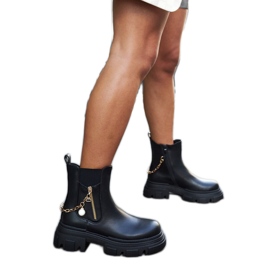 Botines negros con cadena decorativa Archard