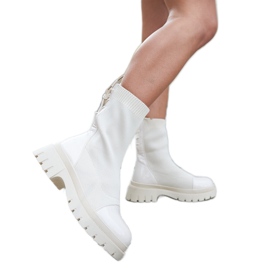 Botines tipo calcetín de charol beige de Albertina