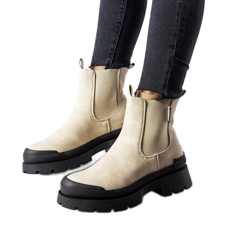Botas ecogamuza beige y negra Big Star MM274322 Botas ecogamuza beige y negra Big Star MM274322