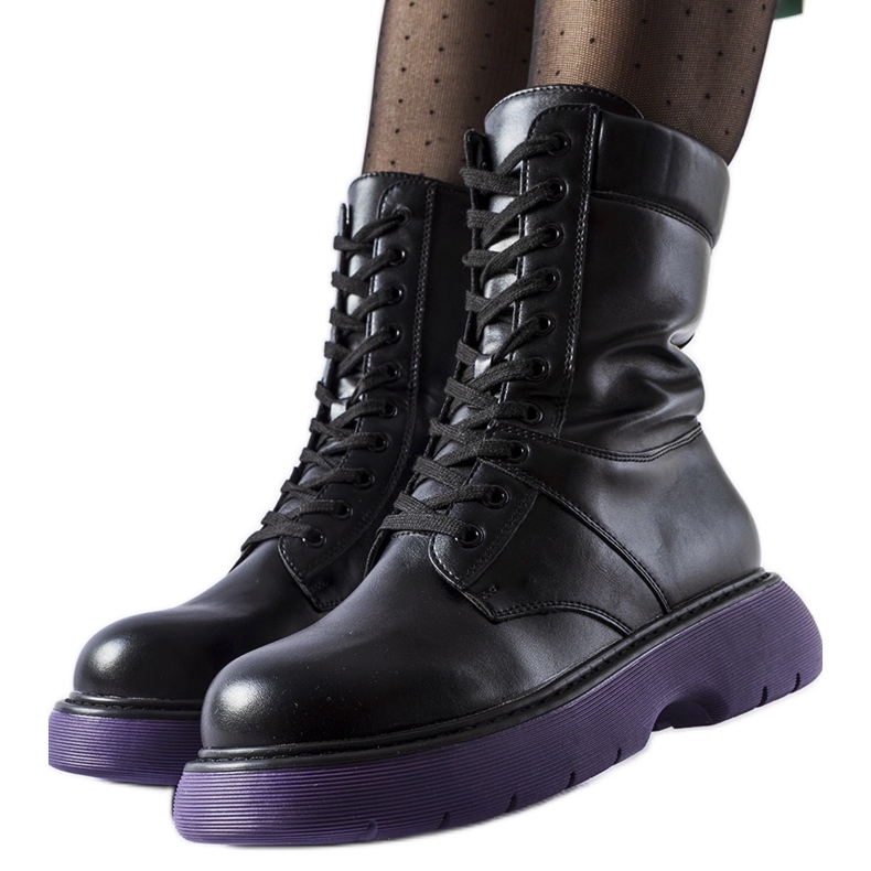 Zapatos aislantes negros con suela morada Beata Zapatos aislantes negros con suela morada Beata