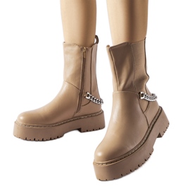 Botines beige decorados con una cadena Guglielmo