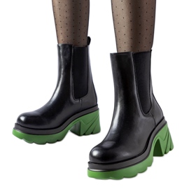 Botines aislantes negros con tacón Tirano verde