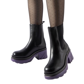 Botines aislantes negros con tacón Tirano morado