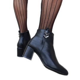 Botines negros de tacón bajo de Aniceto