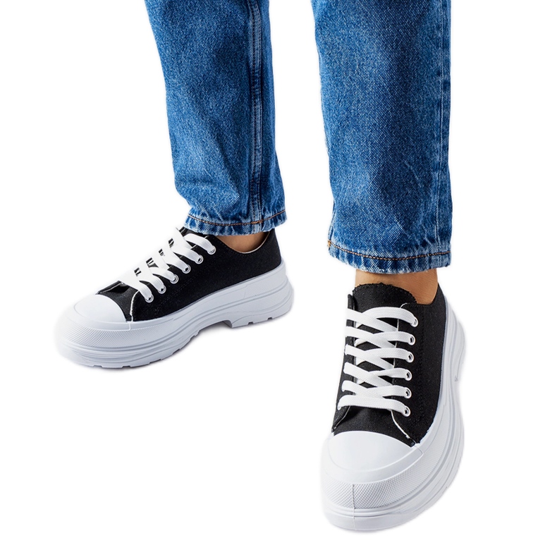 Deportivas negras con suela deportiva Bettole. negro