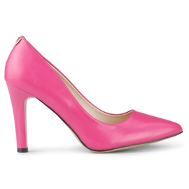 Zapatos de salón rosas con tacón de aguja grueso.