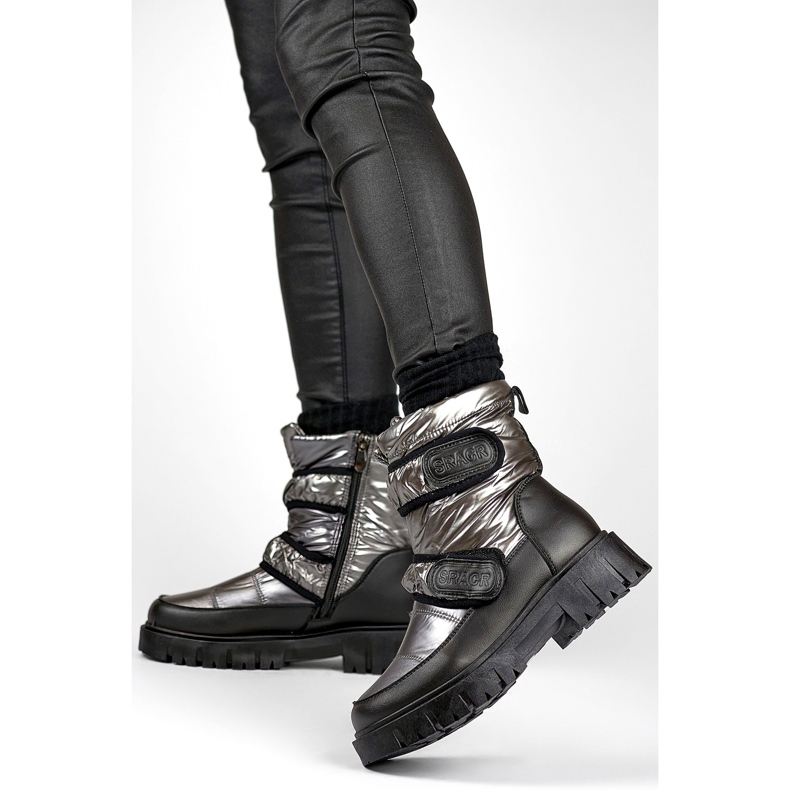 Botas de nieve de mujer cálidas Laila con velcro. negro