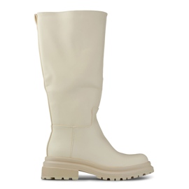 Botas beige con parte superior ancha de cuero ecológico. Botas beige con parte superior ancha de cuero ecológico.