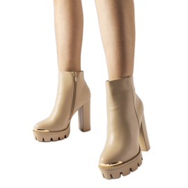 Inna Botines beige con puntera decorativa y tacón Pepe