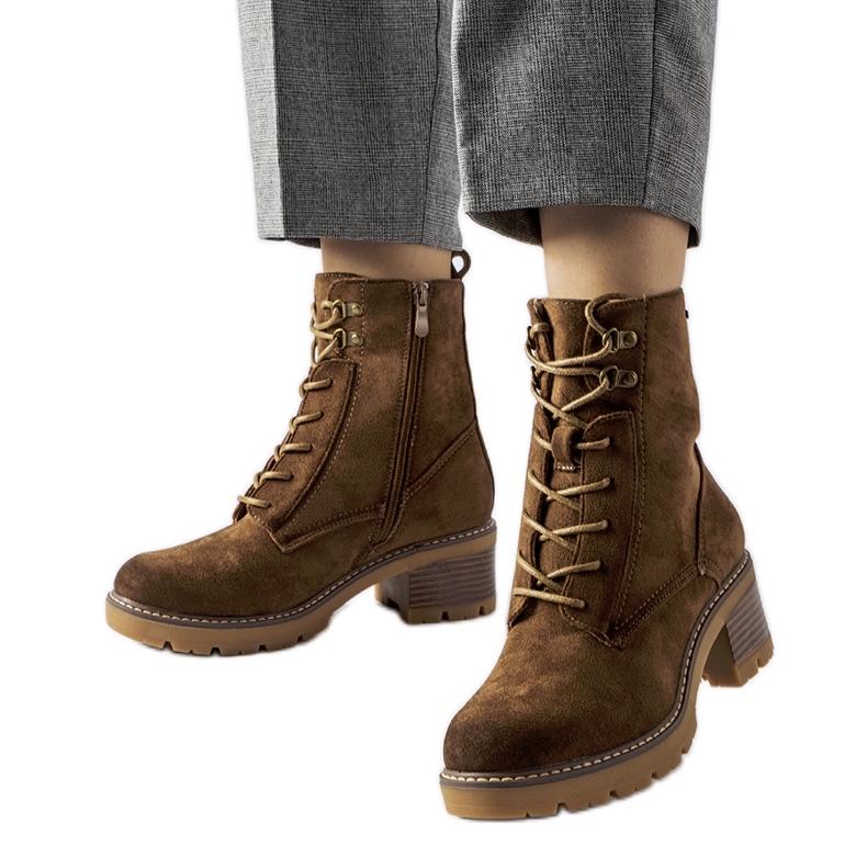 Botines con cordones marrones de Clementina marrón