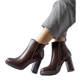 Botines con aislamiento marrones de Sambruson marrón