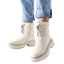 Botas de nieve beige decoradas con circonitas Giusti Botas de nieve beige decoradas con circonitas Giusti