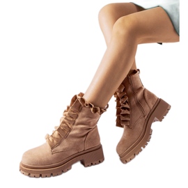 Botines beige con volantes, ante ecológico Sterpito