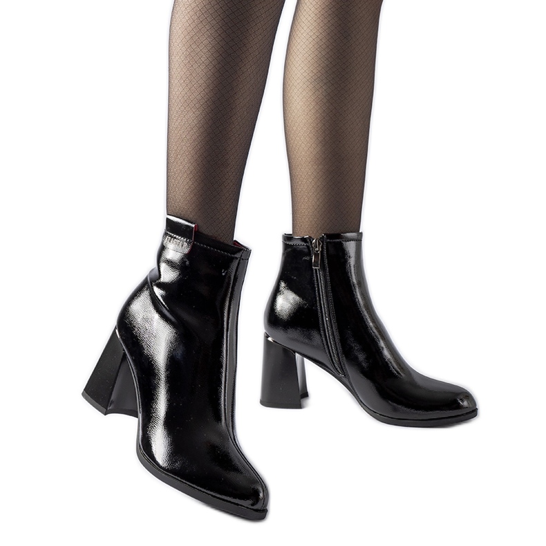 Botín Carcare charol aislante negro Botín Carcare charol aislante negro