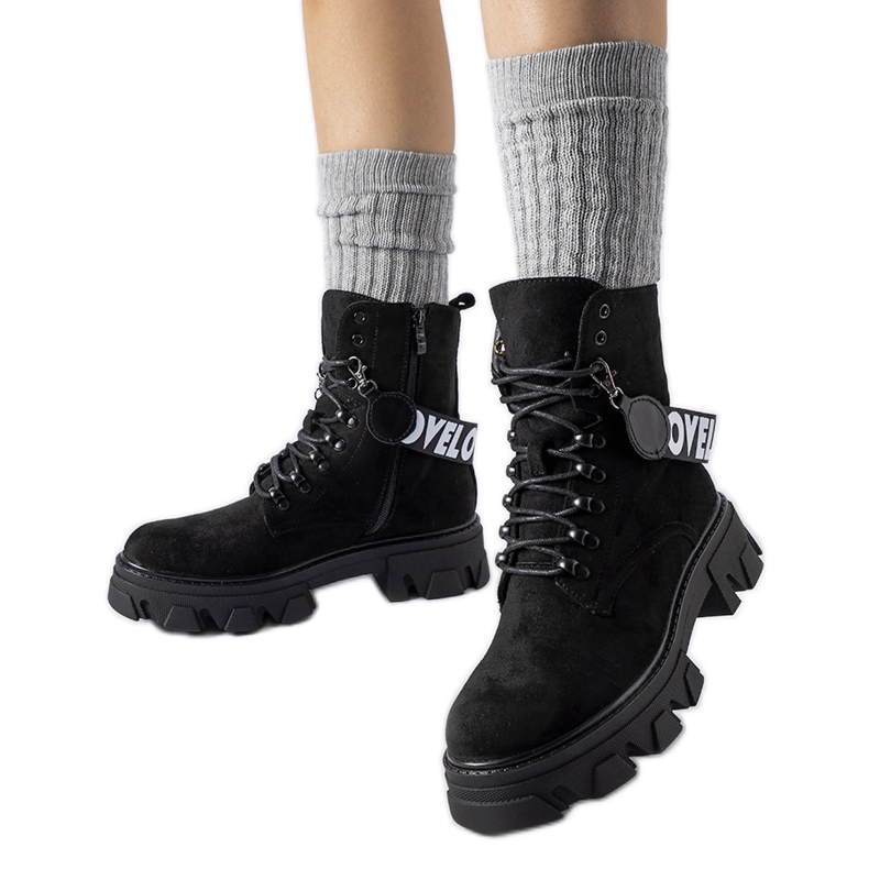 Botines negros con tira decorativa desmontable