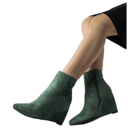 Botas con cuña en punta verdes de Aprutino Botas con cuña en punta verdes de Aprutino