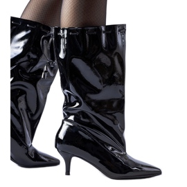 Botas Clinton negras con tacón bajo. negro