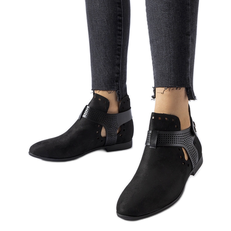 Botines de corte bajo calados negros de Lungodora