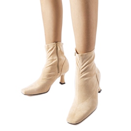 Botines de tacón bajo beige de Lucerna Botines de tacón bajo beige de Lucerna