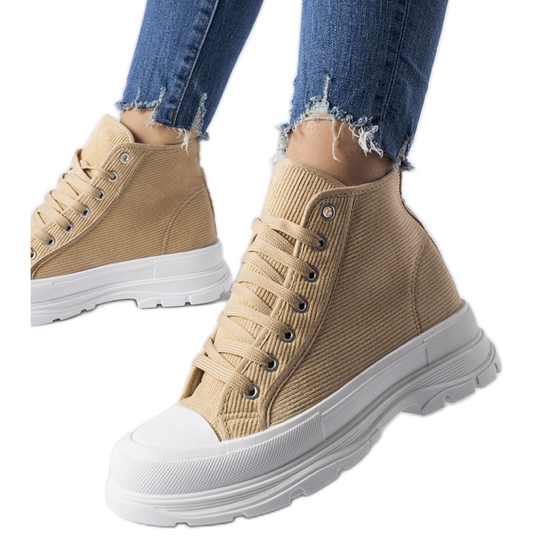 Zapatillas altas beige oscuro de Villaggio