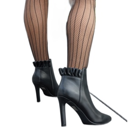 Botines negros con volante sobre stiletto Roger