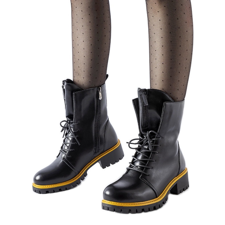Botas de trabajo negras con decoración Elisabetta amarilla. negro