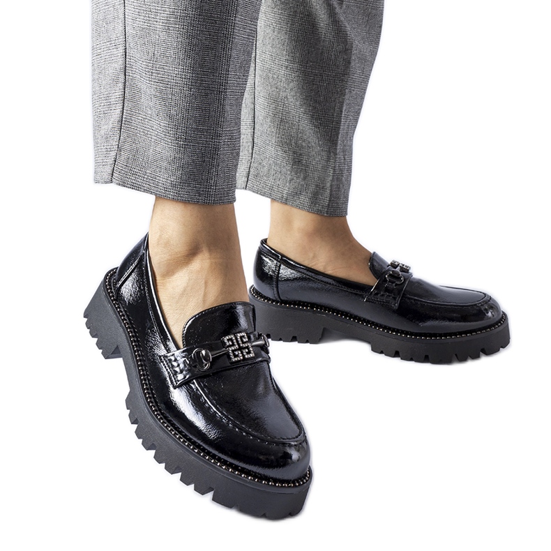 Mocasín charol negro con strass Casine