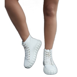 Deportivas largas de piel beige