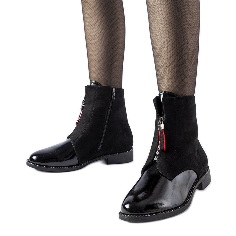 Botines Belvedere de charol aislado negro Botines Belvedere de charol aislado negro