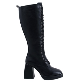 Wednesday Botas negras con cordones y tacón ancho negro