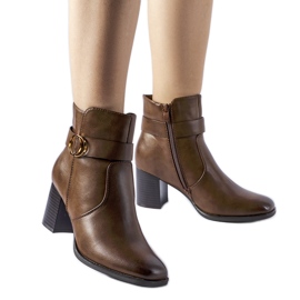 Botines con aislamiento marrones de Muscoline marrón